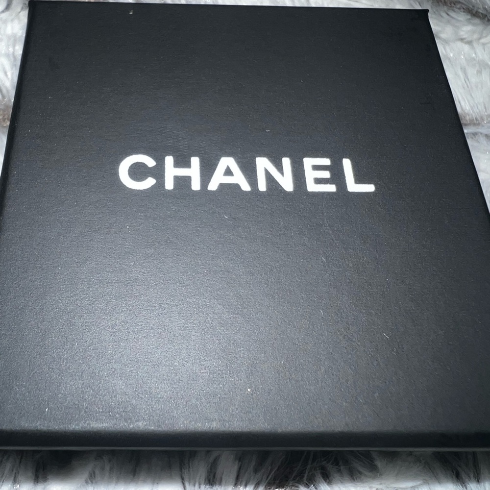 CHANEL SILVER/CRYSTAL STUD EARRINGS